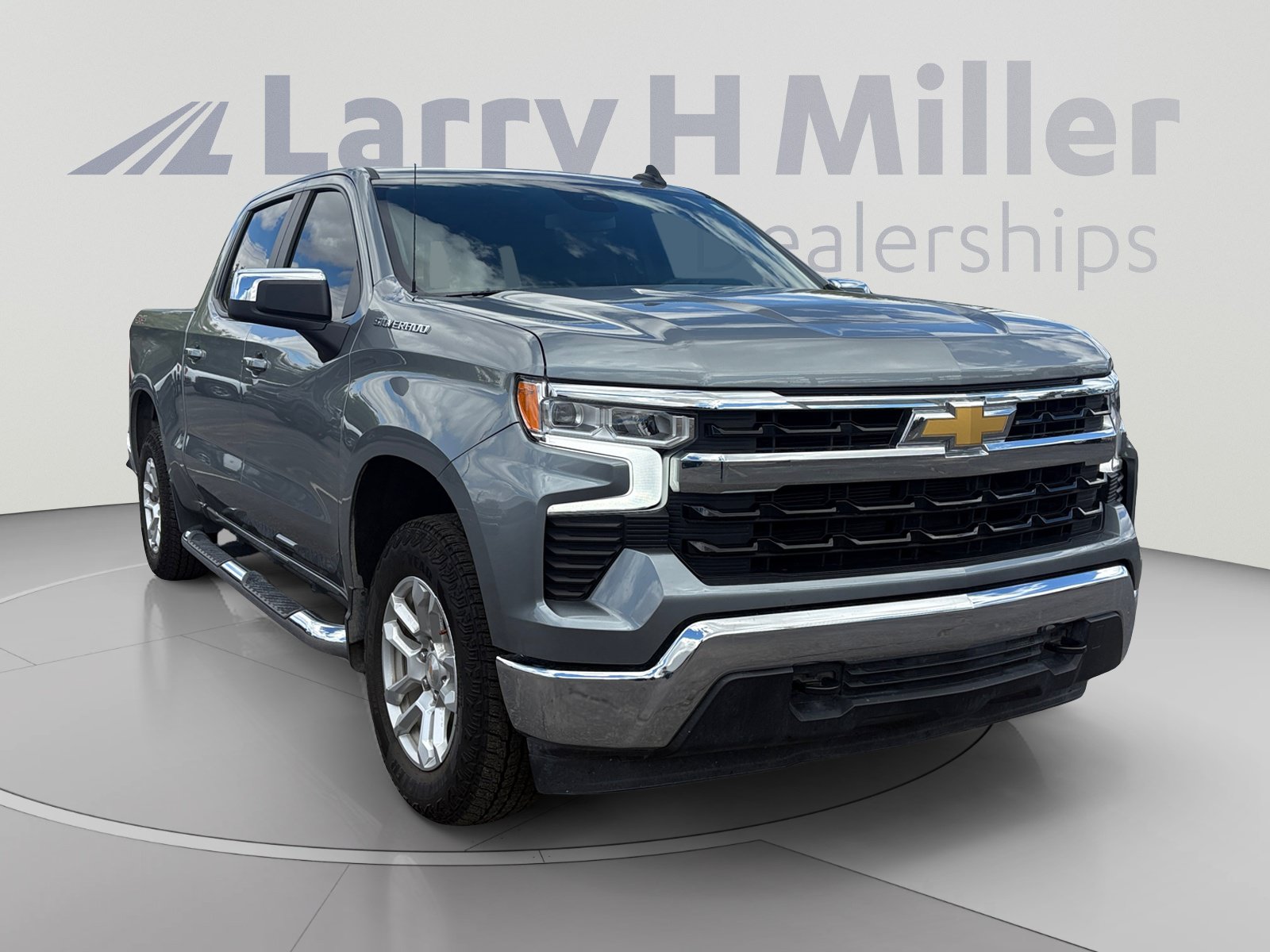 Used 2025 Chevrolet Silverado 1500 LT w/ Convenience Package II AWD/4WD image 7