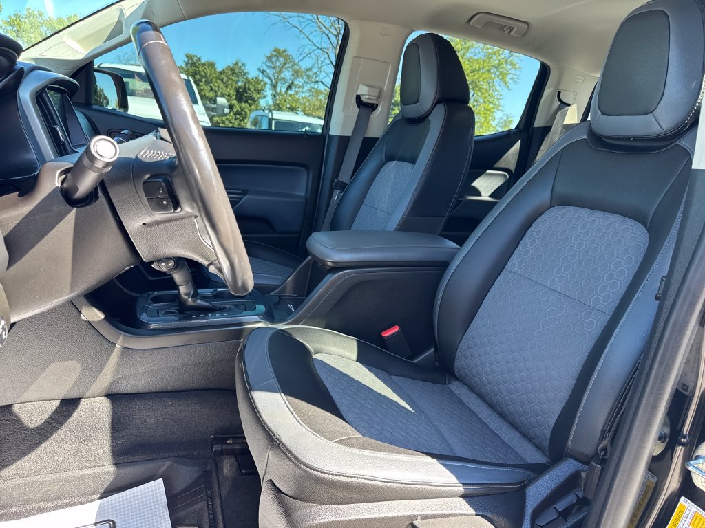 Used 2015 Chevrolet Silverado 2500 LT AWD/4WD image 9
