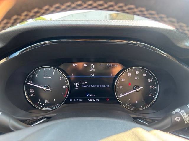 Used 2021 Buick Envision Essence FWD image 11