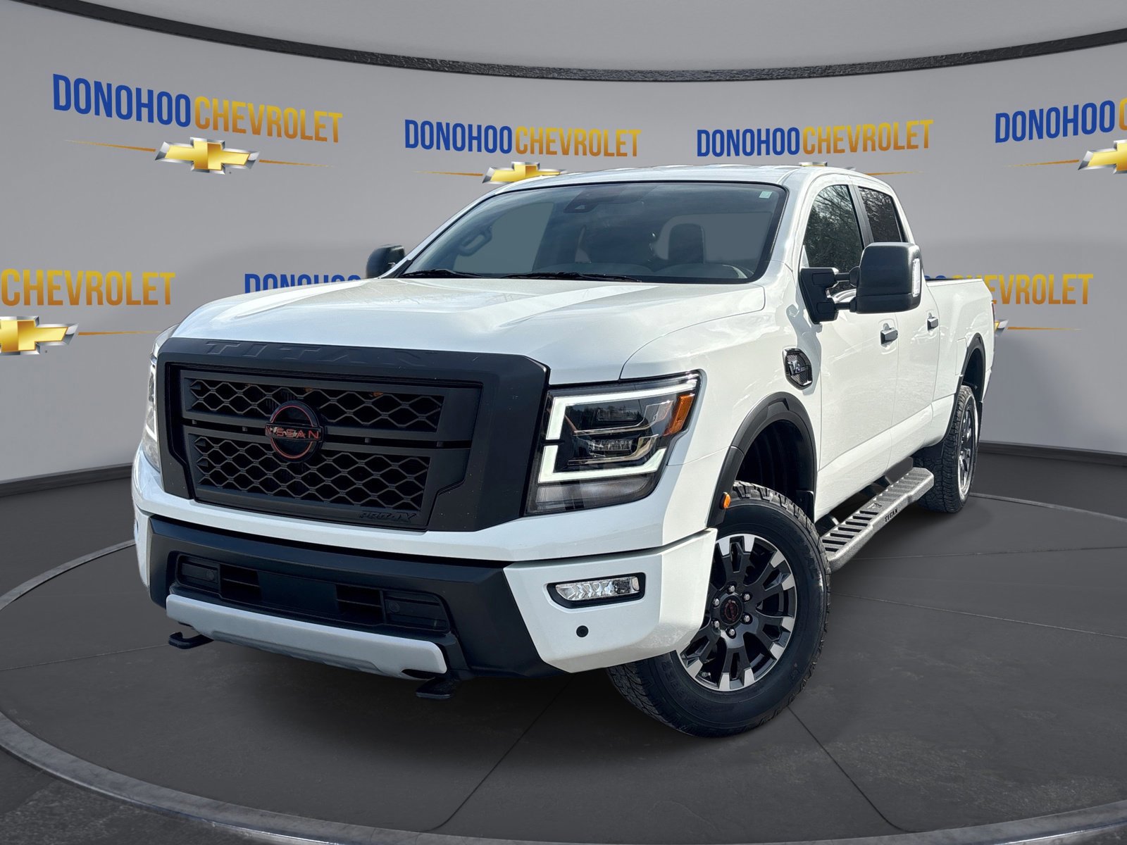 Used 2024 Nissan Titan PRO-4X AWD/4WD image 4
