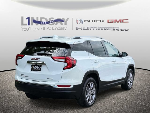Certified 2024 GMC Terrain SLT AWD/4WD image 3