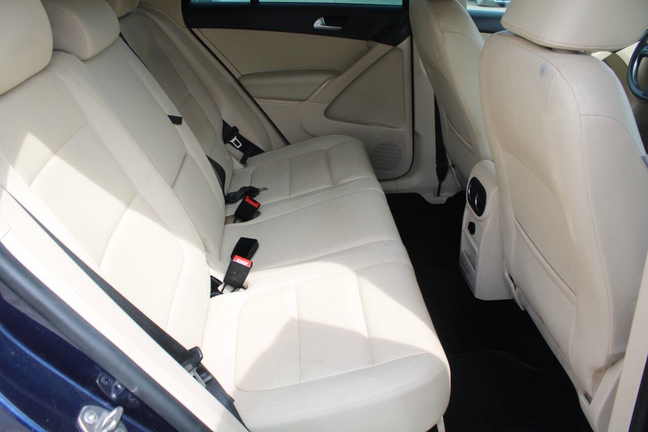 Used 2015 Volkswagen Tiguan SE image 6