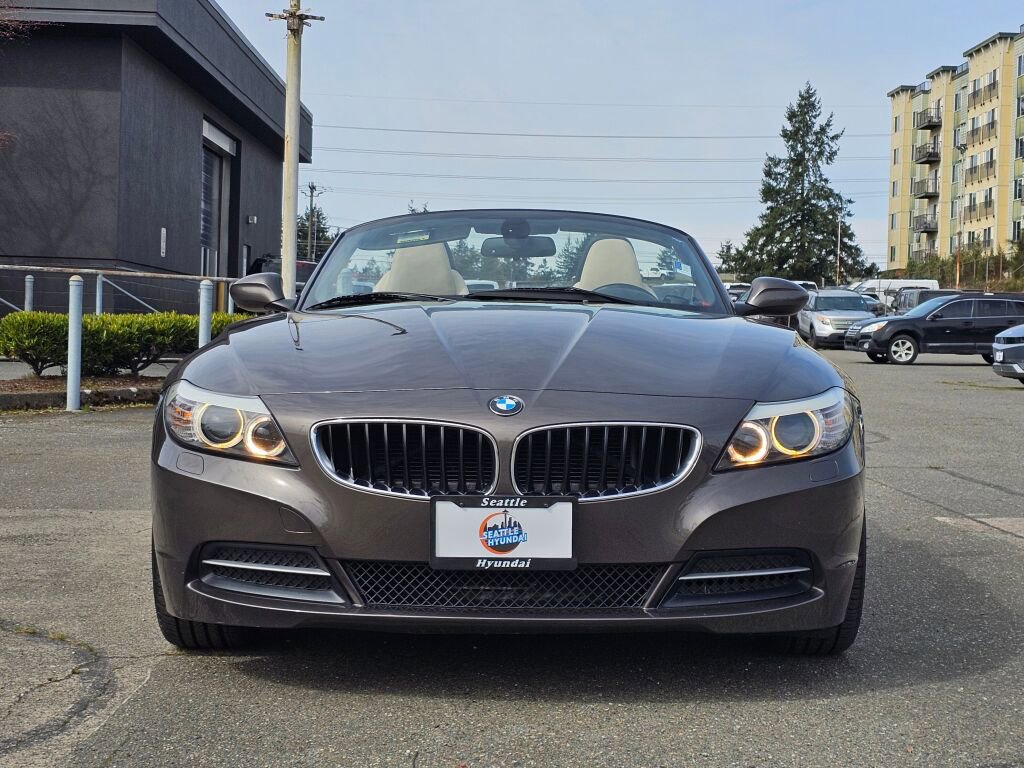 Used 2011 BMW Z4 sDrive30i image 2