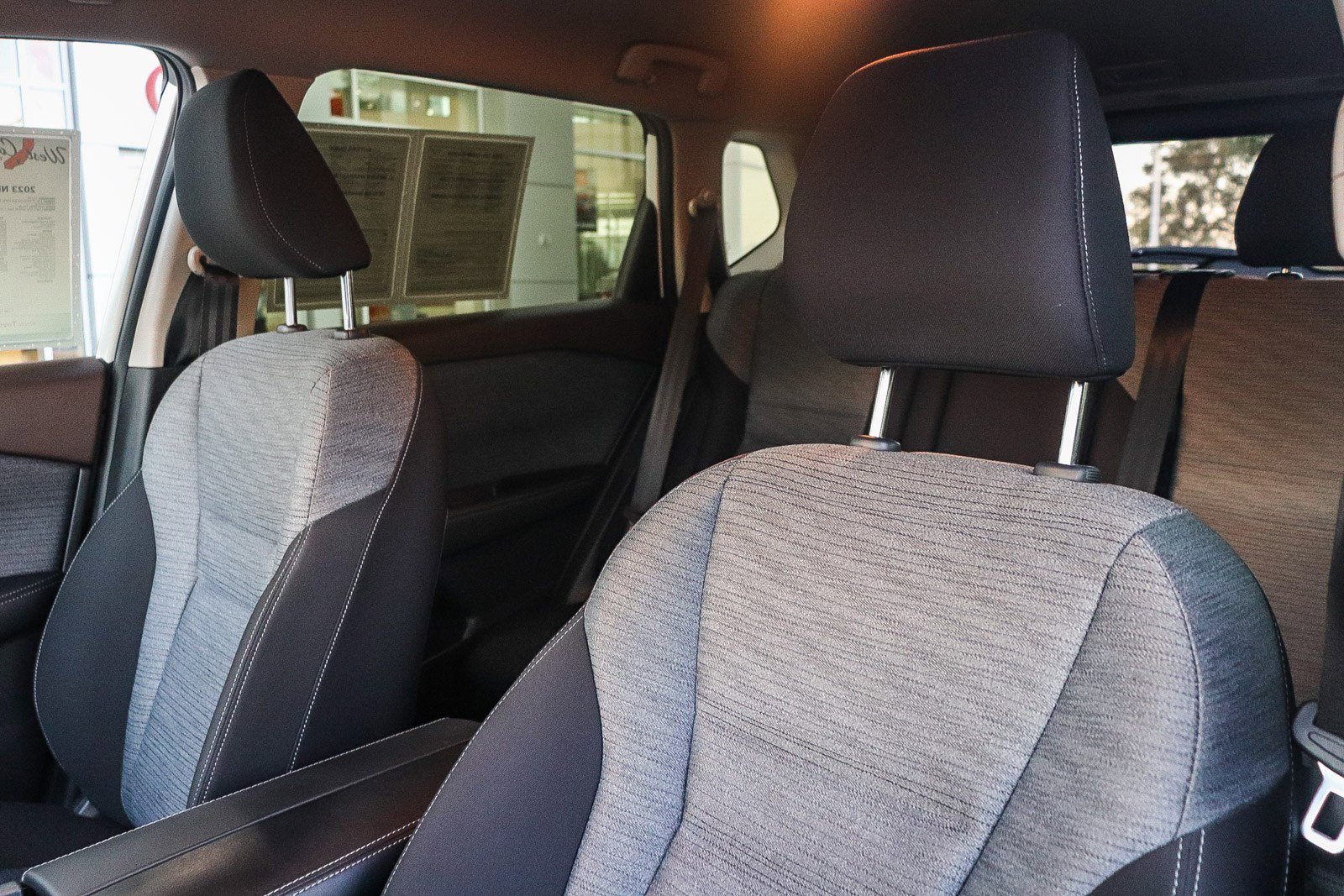 Used 2023 Nissan Rogue SV image 22