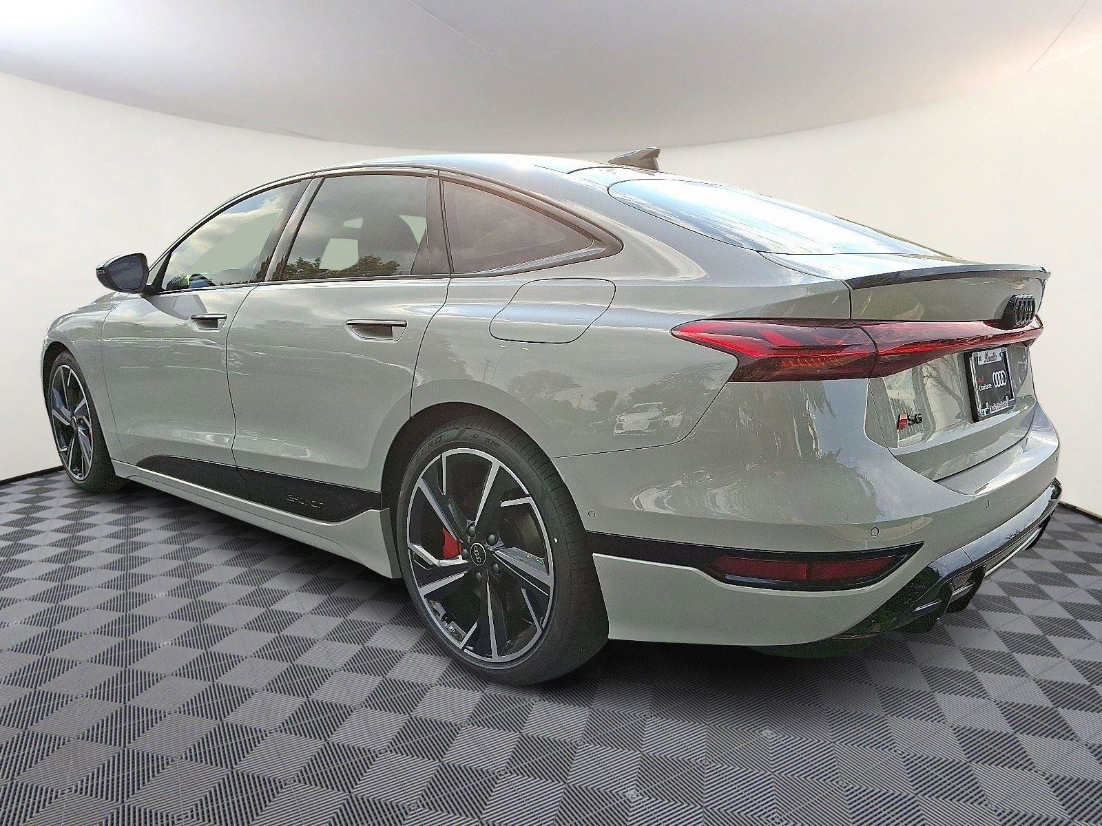 New 2025 Audi S6 e-tron Prestige image 4