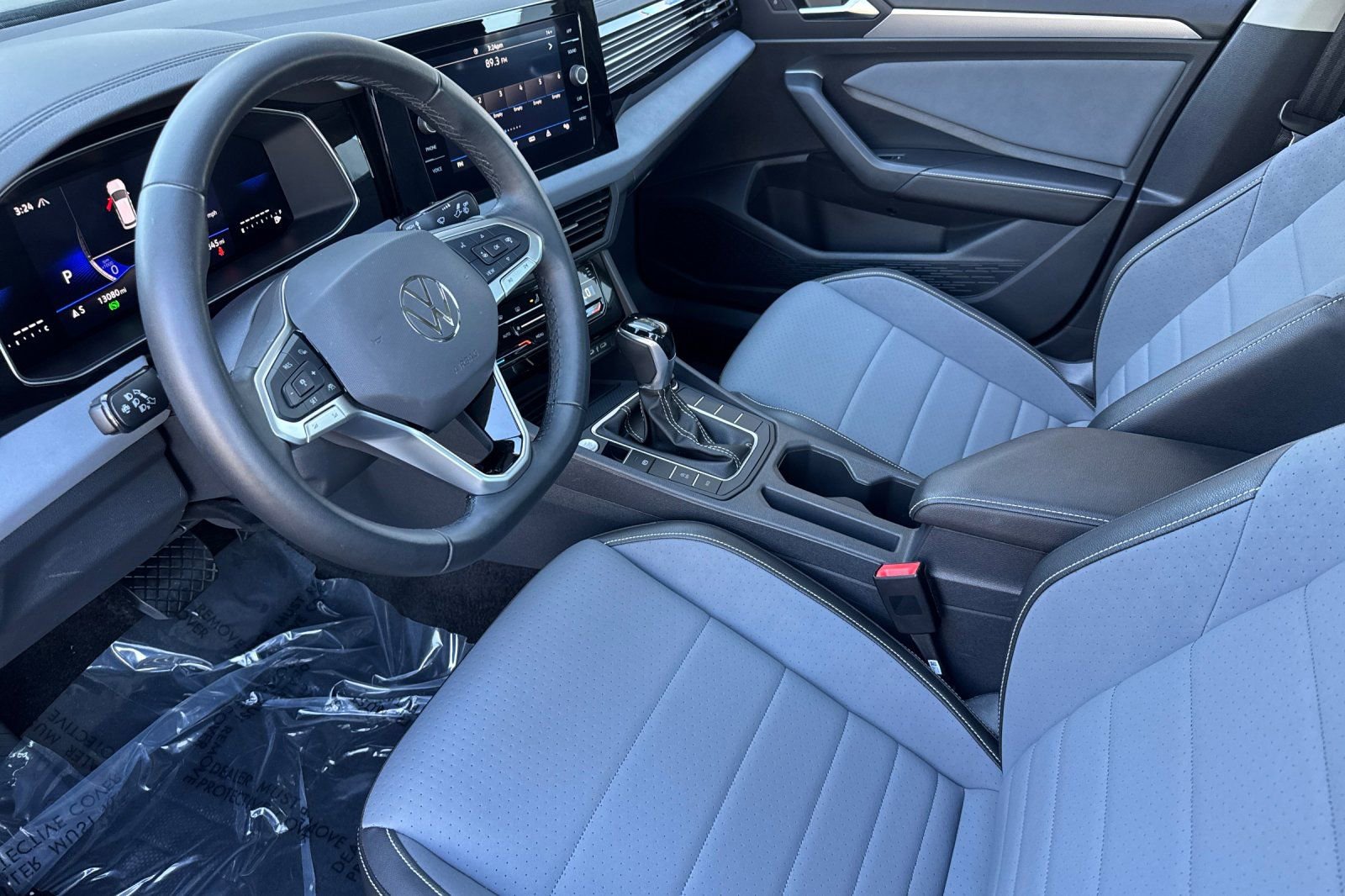 Used 2025 Volkswagen Jetta SE image 11