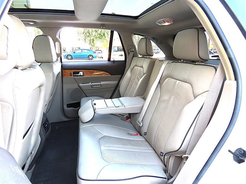 Used 2013 Lincoln MKX FWD image 24