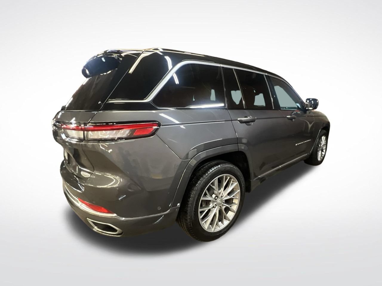 Used 2025 Jeep Grand Cherokee Summit AWD/4WD image 6