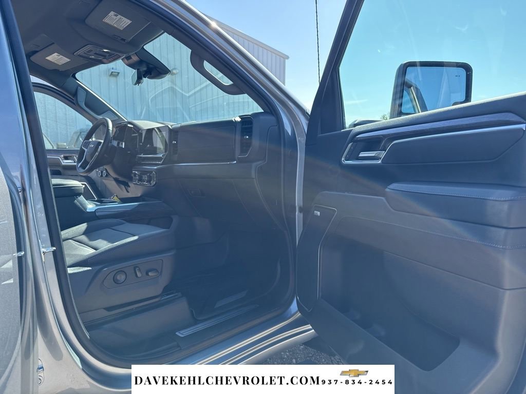 Used 2025 Chevrolet Silverado 2500 LTZ w/ LTZ Premium Package AWD/4WD image 26