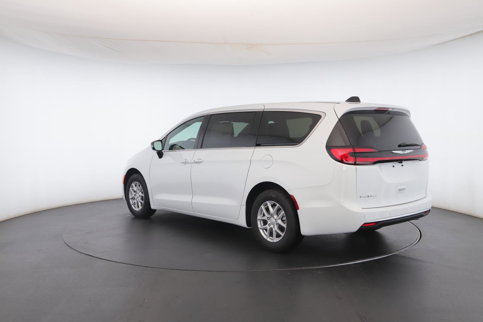 New 2026 Chrysler Pacifica Select image 22