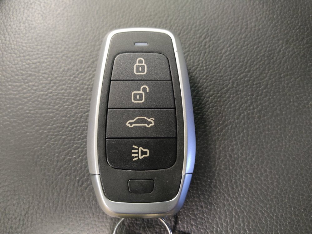 Used 2018 Hyundai Santa Fe Limited w/ Cargo Package FWD image 32