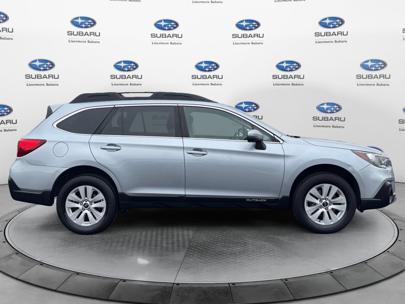 Used 2019 Subaru Outback 2.5i Premium AWD/4WD image 6