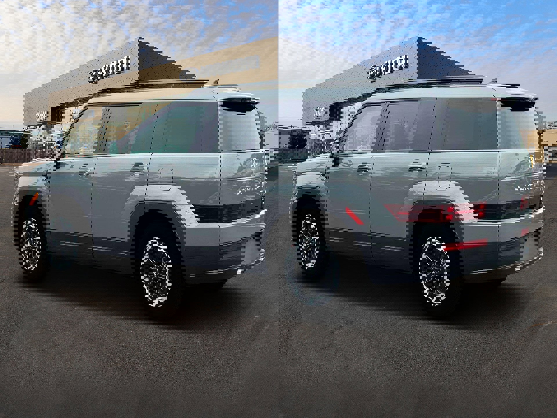 Used 2025 Hyundai Santa Fe SEL image 4