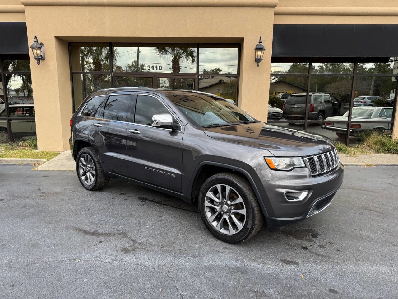 Used 2018 Jeep Grand Cherokee Limited image 1