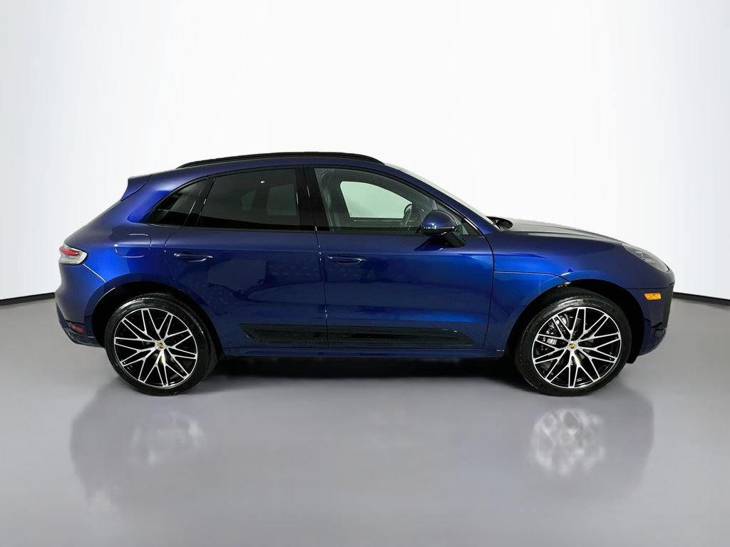 Certified 2024 Porsche Macan AWD/4WD image 8