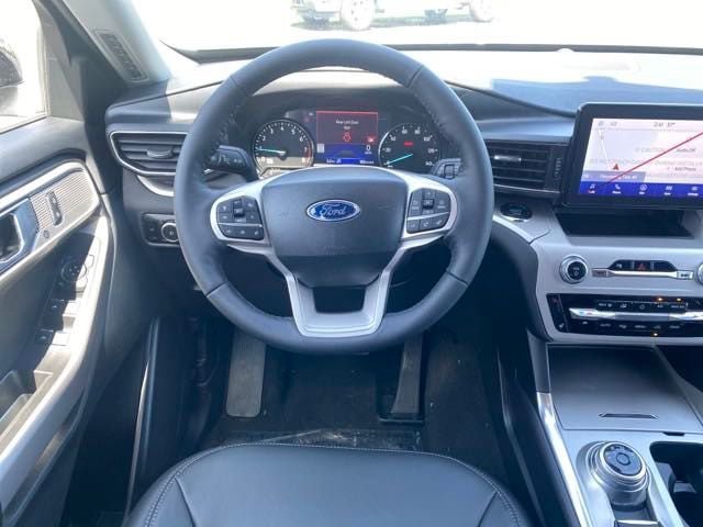 New 2024 Ford Explorer XLT w/ Equipment Group 202A AWD/4WD image 16