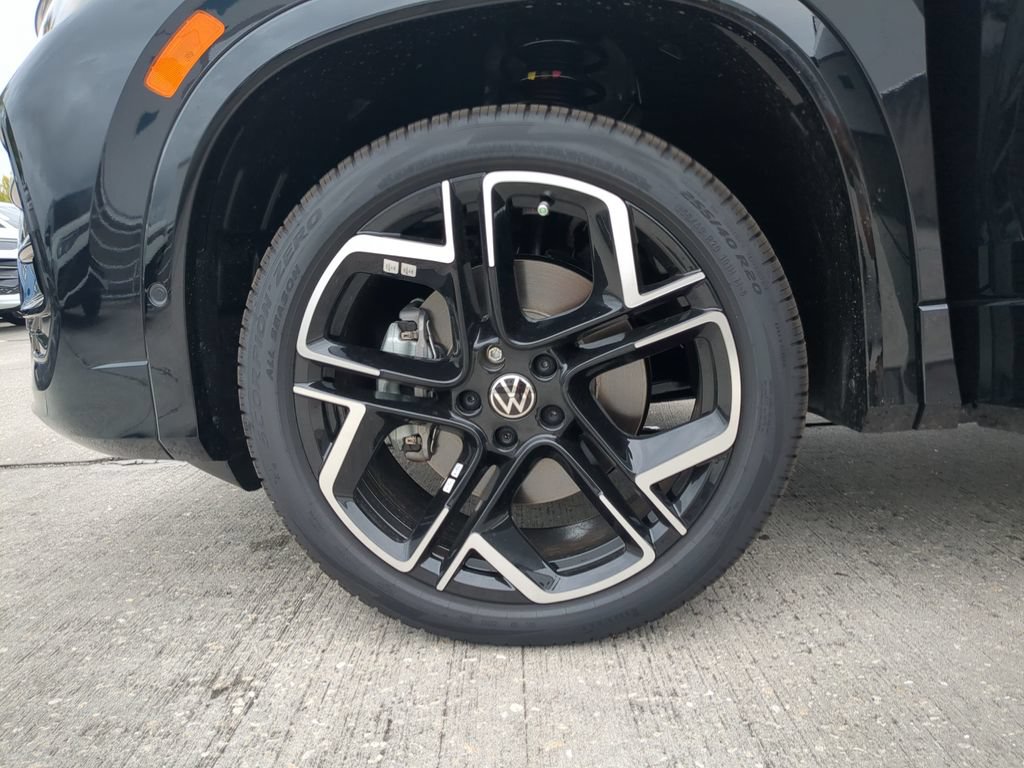 New 2026 Volkswagen Tiguan SEL R-Line AWD/4WD image 33