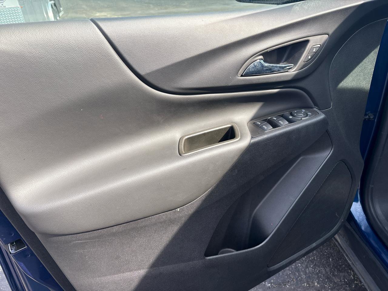 Used 2023 Chevrolet Equinox LT image 9