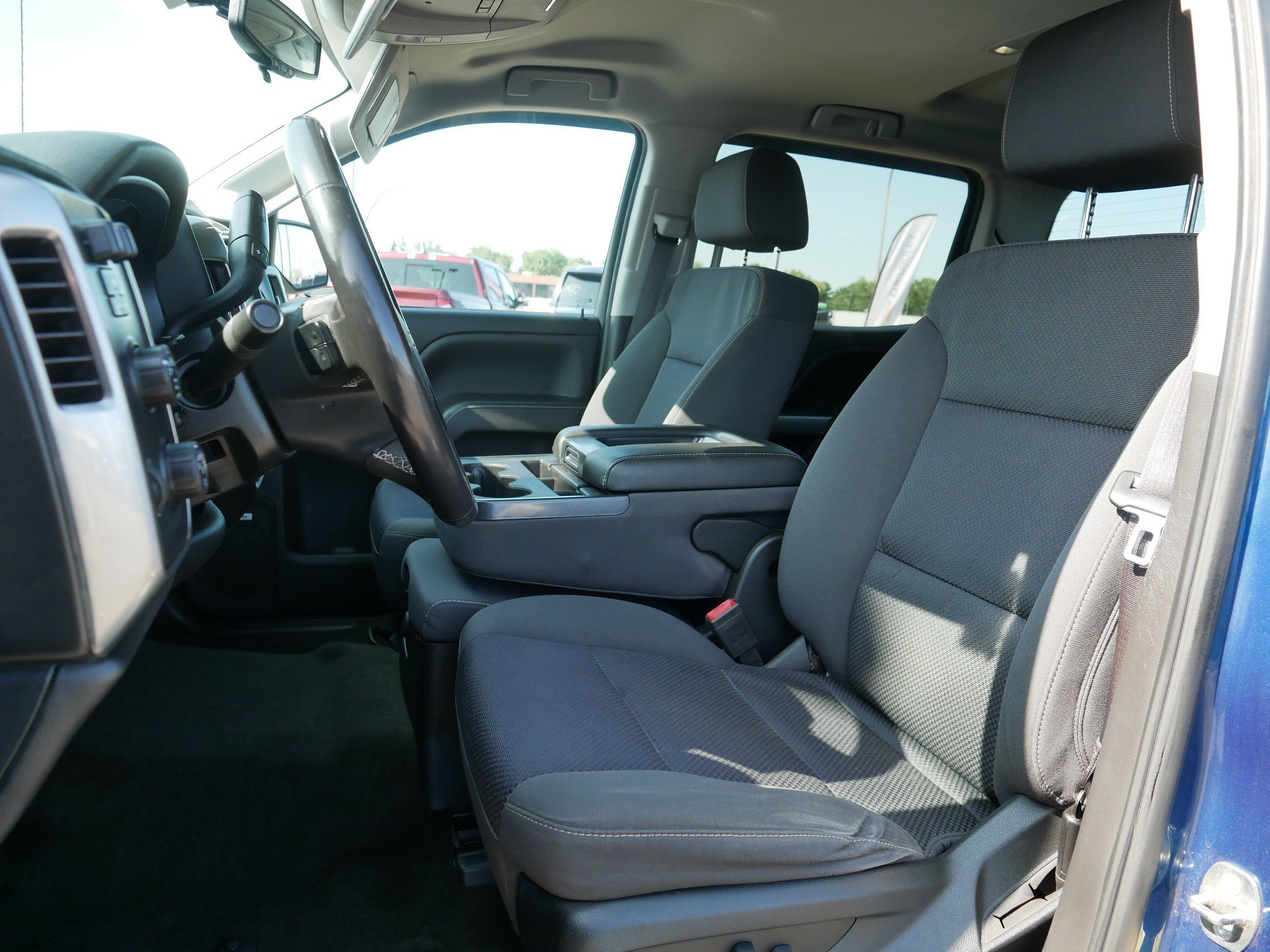 Used 2018 Chevrolet Silverado 1500 LT w/ All Star Edition AWD/4WD image 33