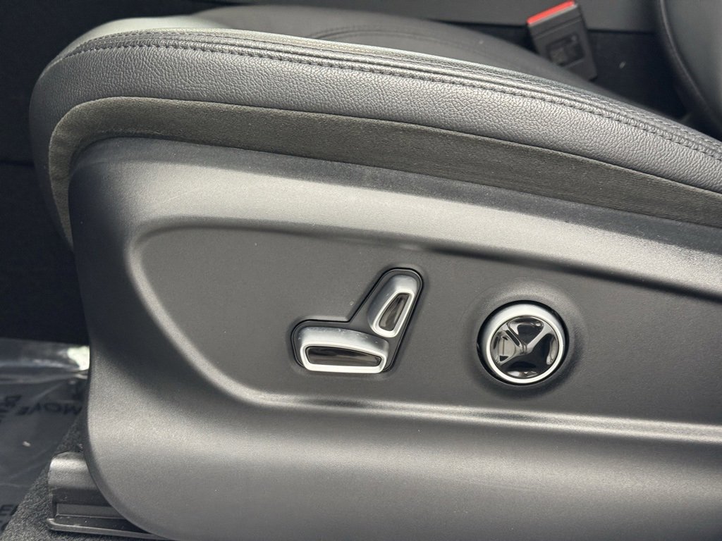 New 2024 Maserati Grecale GT image 7