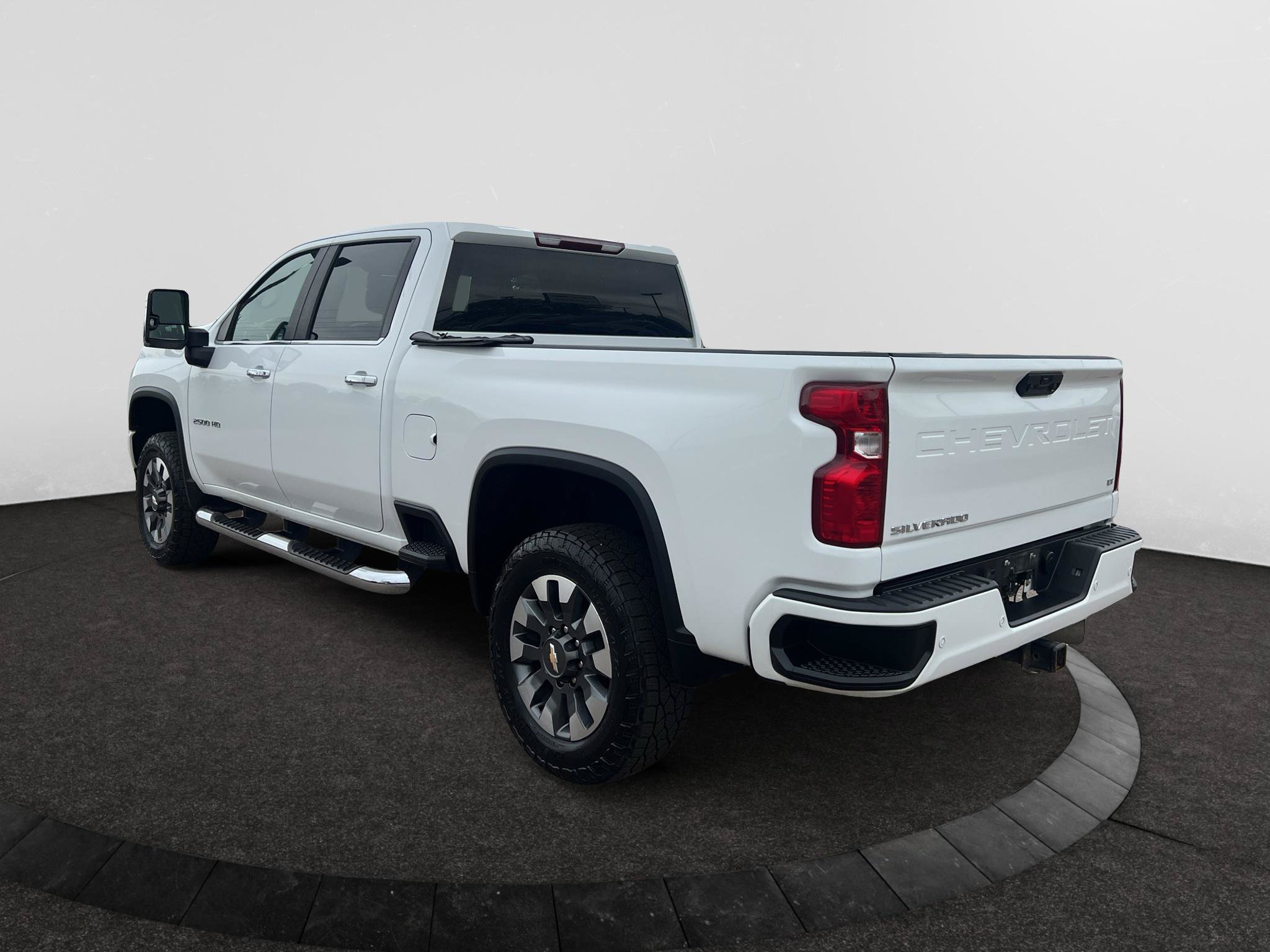 Used 2021 Chevrolet Silverado 2500 LT AWD/4WD image 11