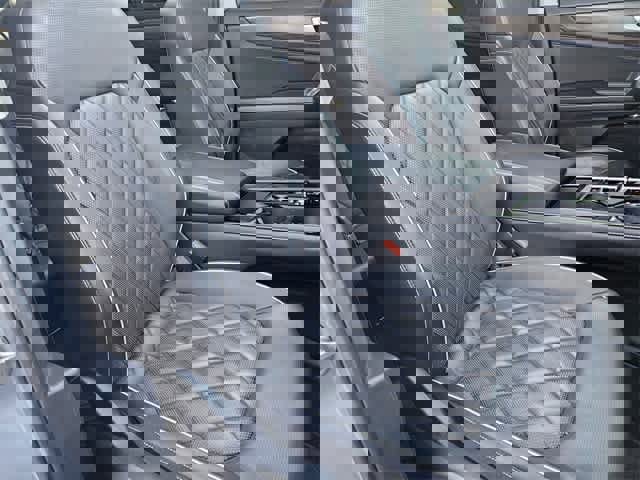 Used 2024 Volkswagen Atlas SEL Premium R-Line image 15