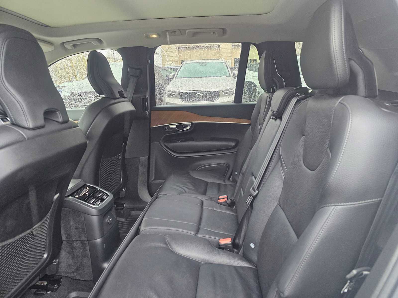 Certified 2025 Volvo XC90 T8 Plus w/ Protection Package Premier image 19