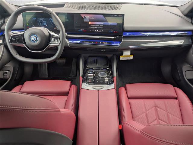 Used 2025 BMW i5 eDrive40i w/ Premium Package image 18
