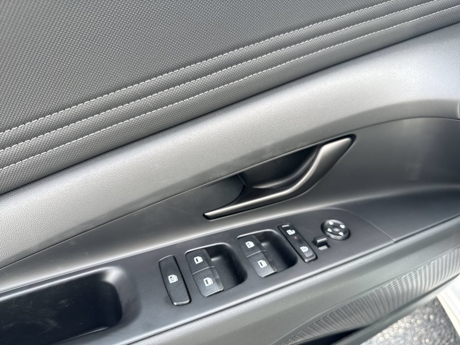 New 2026 Hyundai Elantra SEL Sport FWD image 14