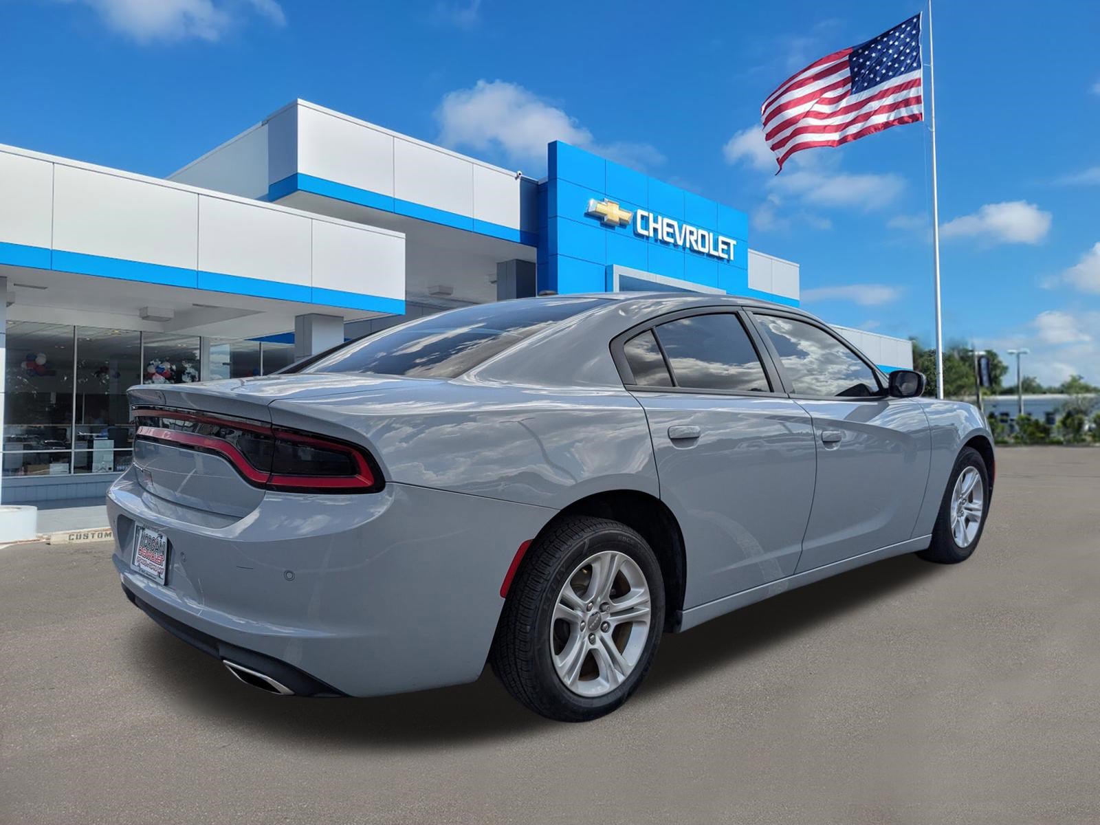 Used 2021 Dodge Charger SXT image 4