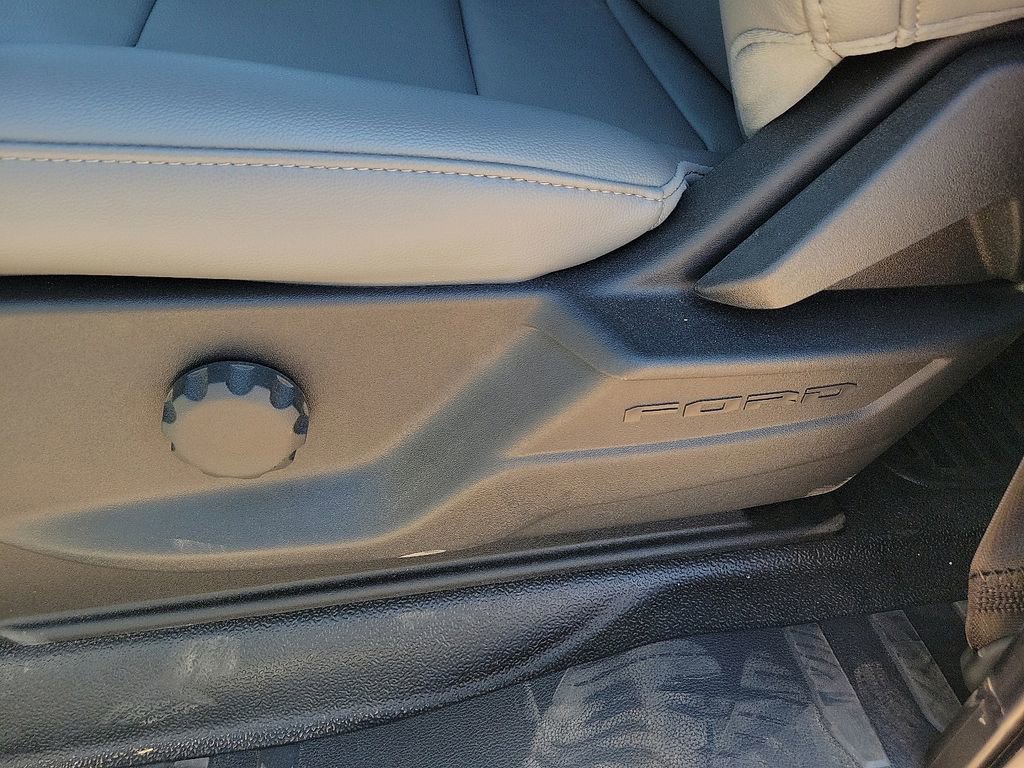 New 2025 Ford F550 4x4 SuperCab Super Duty image 19