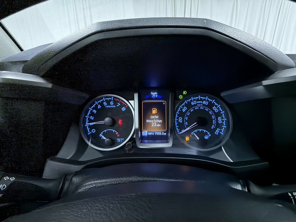 Used 2022 Toyota Tacoma SR5 AWD/4WD image 21