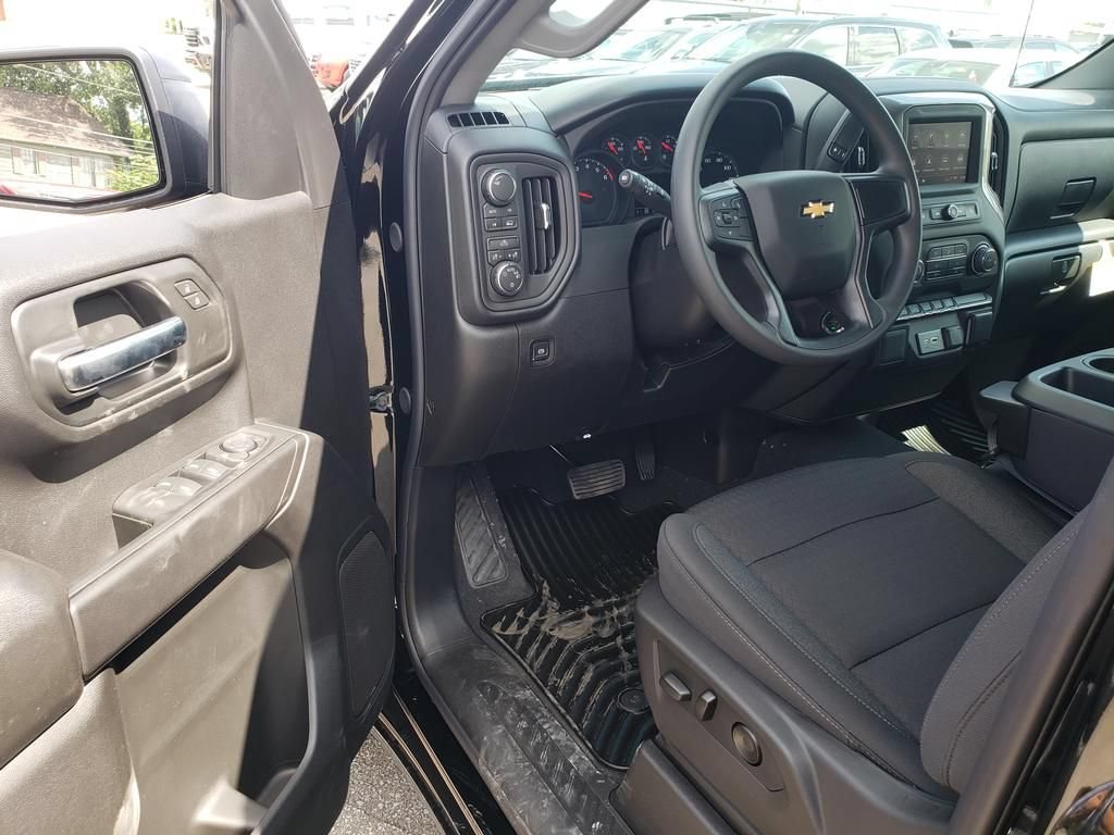 New 2026 Chevrolet Silverado 1500 Custom w/ LPO, Dark Essentials Package AWD/4WD image 12