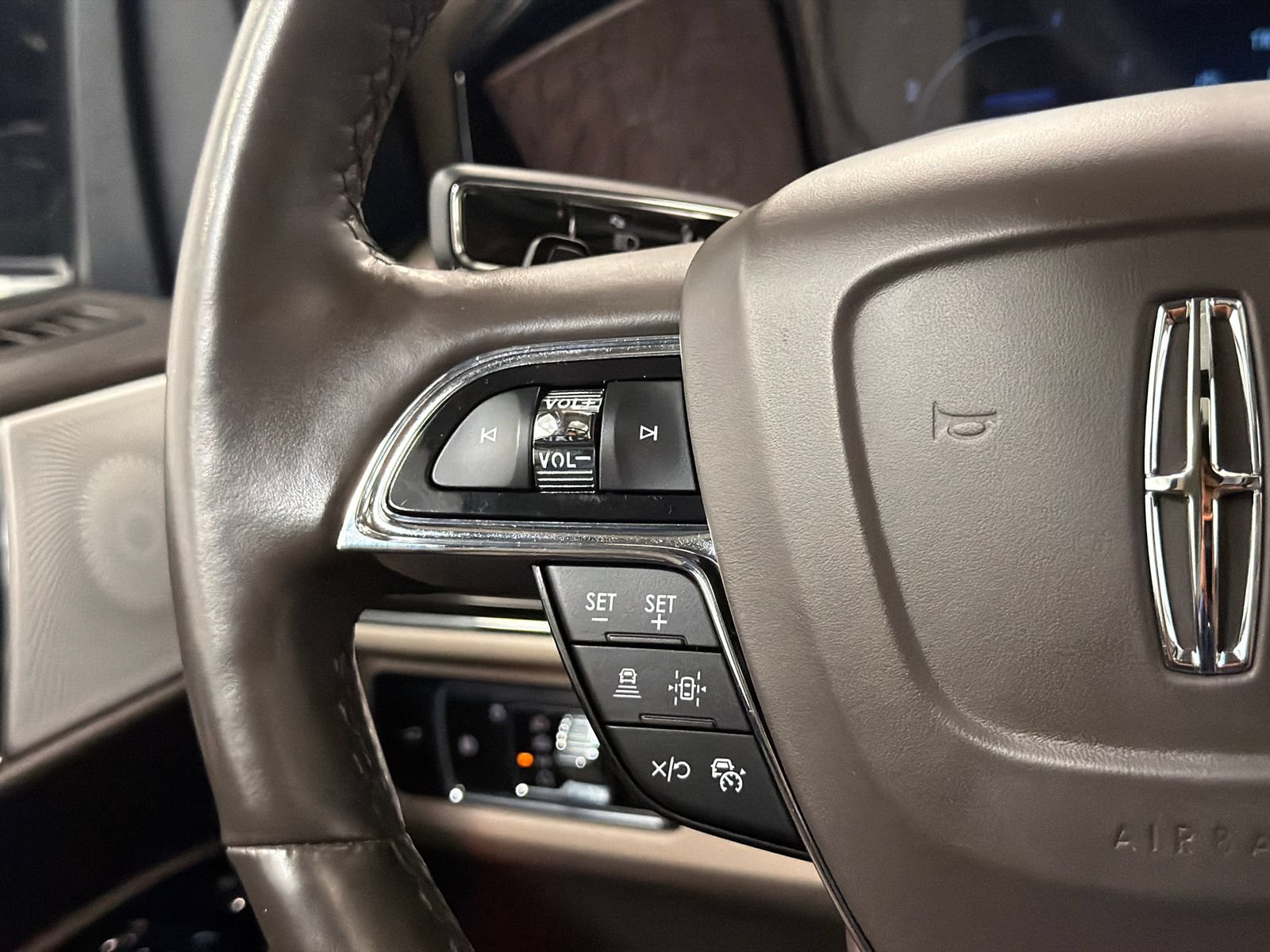 Certified 2024 Lincoln Navigator L Reserve AWD/4WD image 27