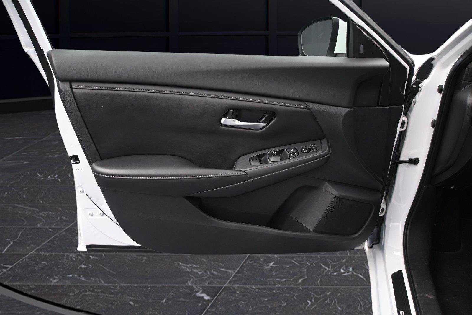 Used 2022 Nissan Sentra SV FWD image 9