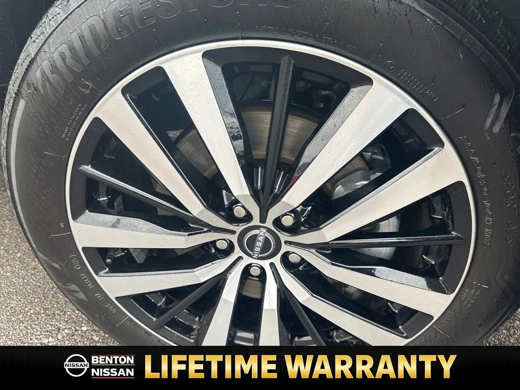 Certified 2025 Nissan Pathfinder Platinum w/ Cargo Package image 17