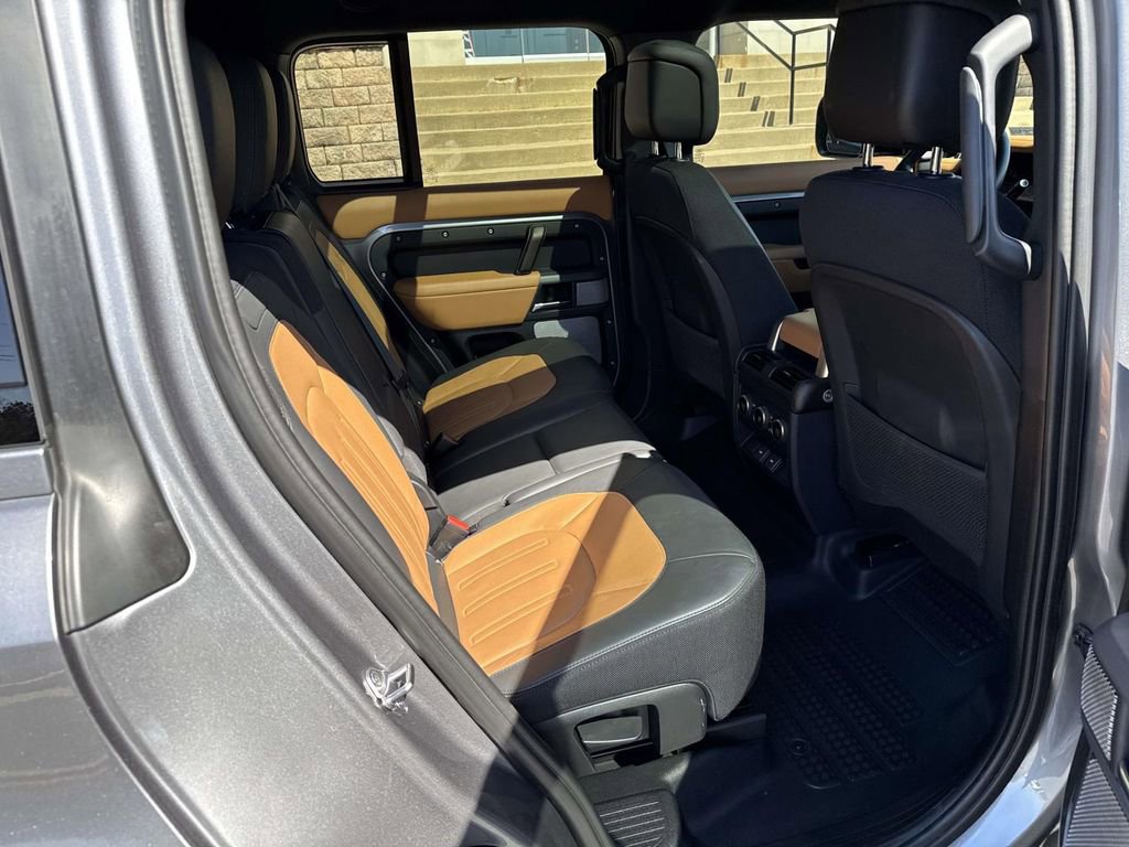Used 2023 Land Rover Defender 130 X image 11