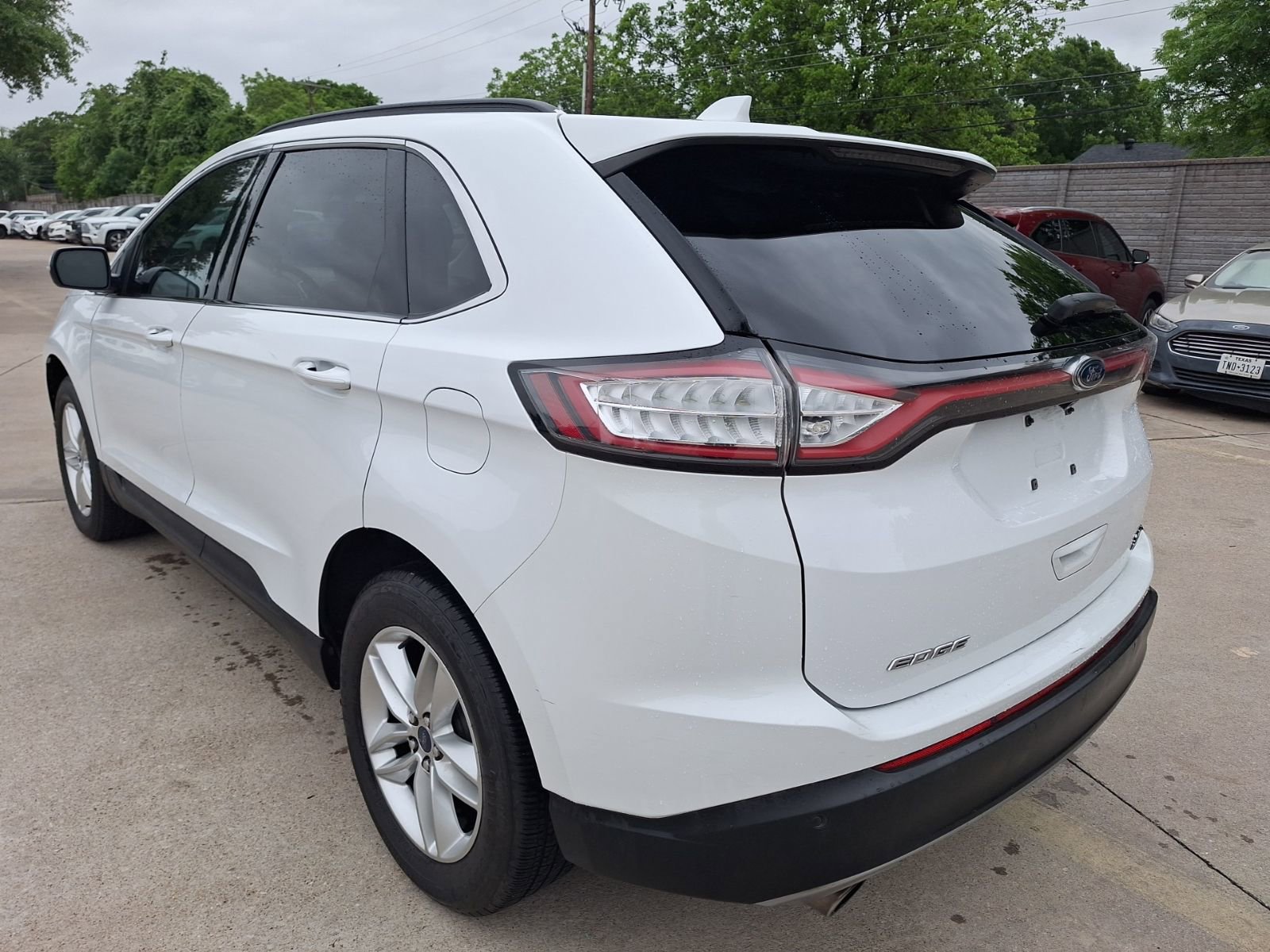 Used 2016 Ford Edge SEL w/ Equipment Group 201A FWD image 4