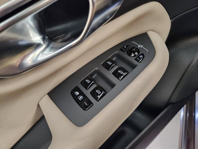 New 2025 Volvo XC90 T8 Core image 23