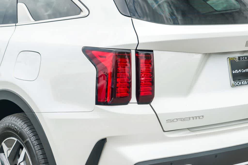 Certified 2023 Kia Sorento EX w/ Panoramic Sunroof Package FWD image 7