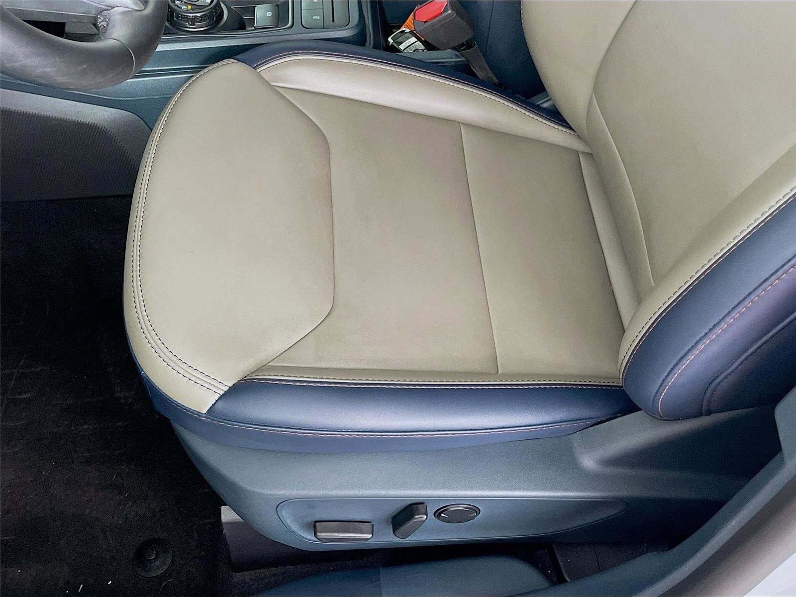 Used 2025 Ford Maverick Lariat w/ 4K Tow Package image 23