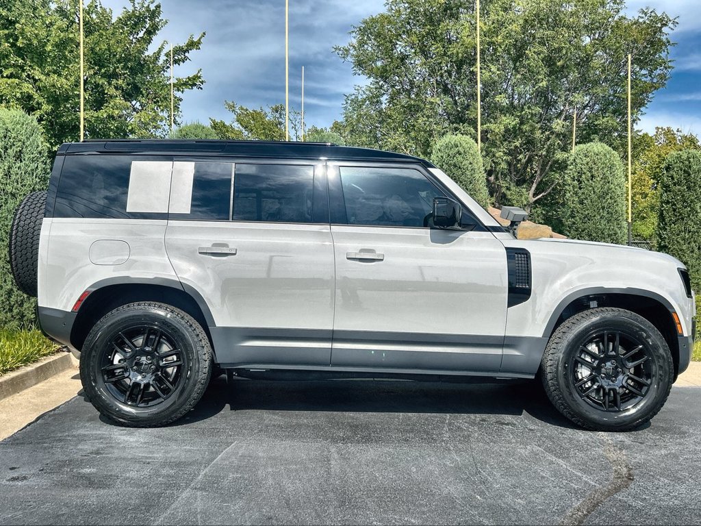 New 2026 Land Rover Defender 110 S AWD/4WD image 6