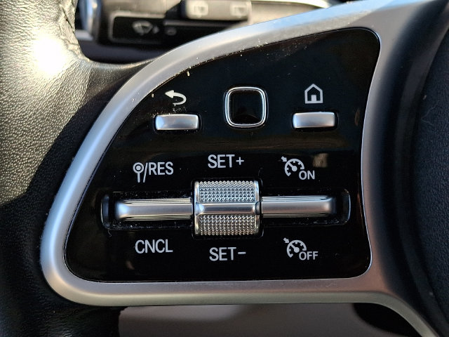 Used 2022 Mercedes-Benz GLE 350 4MATIC w/ Premium Package image 21