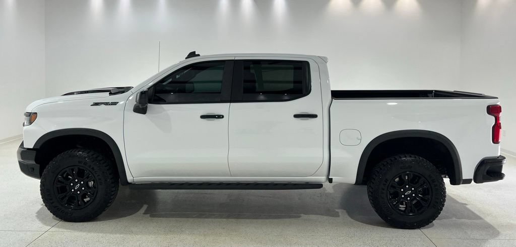 Used 2024 Chevrolet Silverado 1500 ZR2 w/ Technology Package AWD/4WD image 2