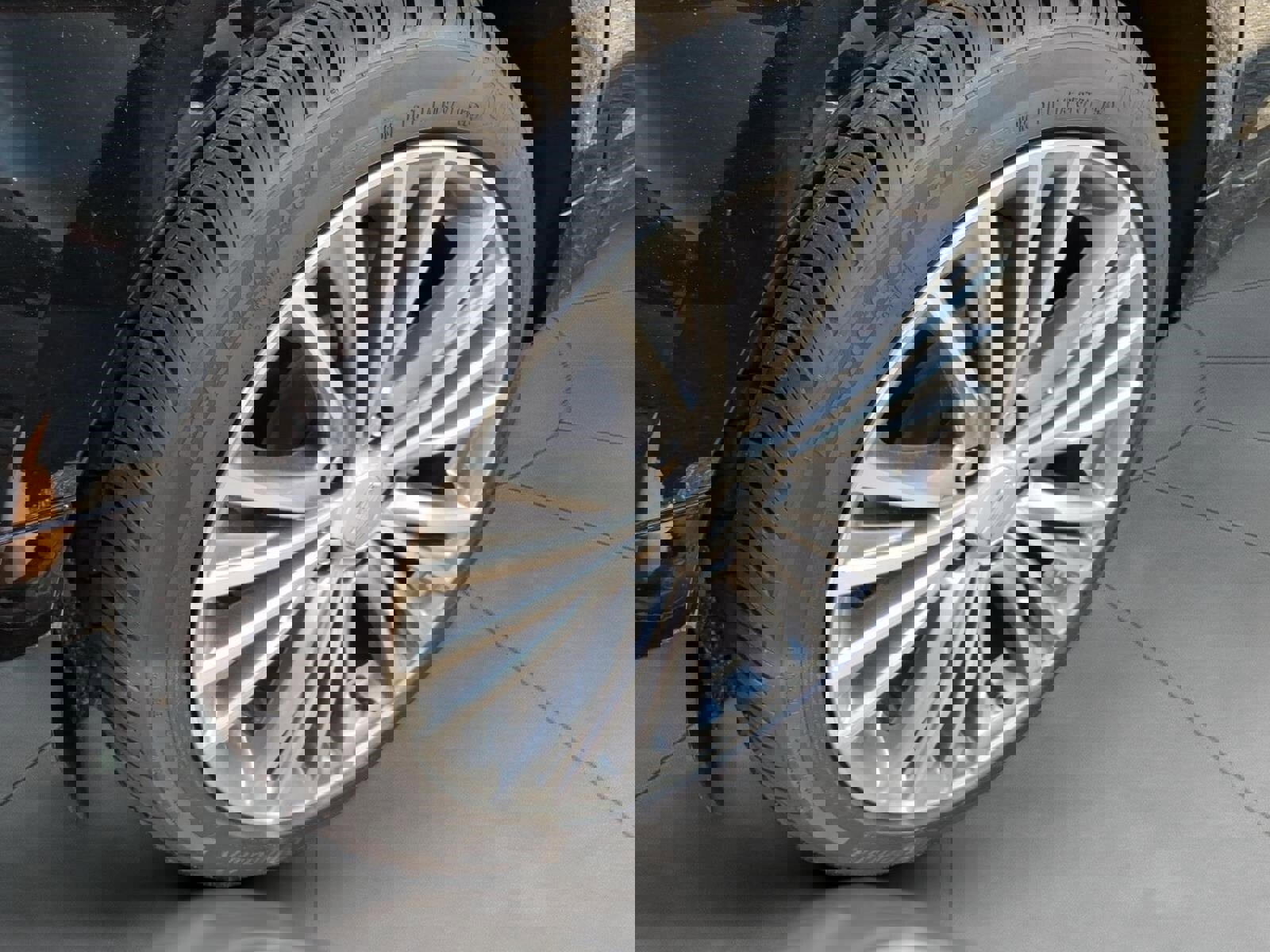 Used 2025 Cadillac CT4 Premium Luxury image 6