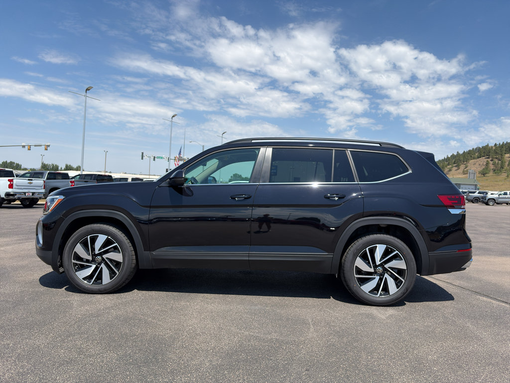 Used 2026 Volkswagen Atlas SE AWD/4WD image 2