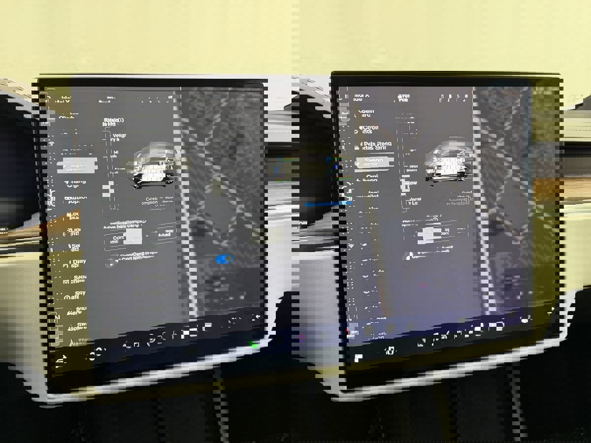 Used 2022 Tesla Model X image 23