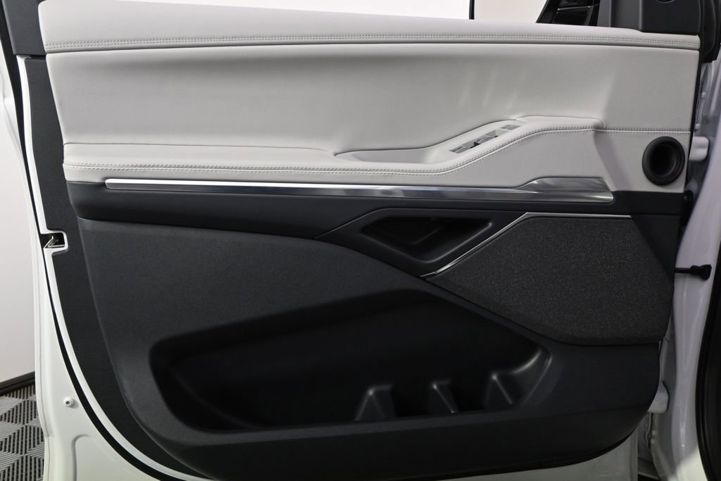 New 2026 Lincoln Navigator L Reserve w/ Jet Appearance Package image 23