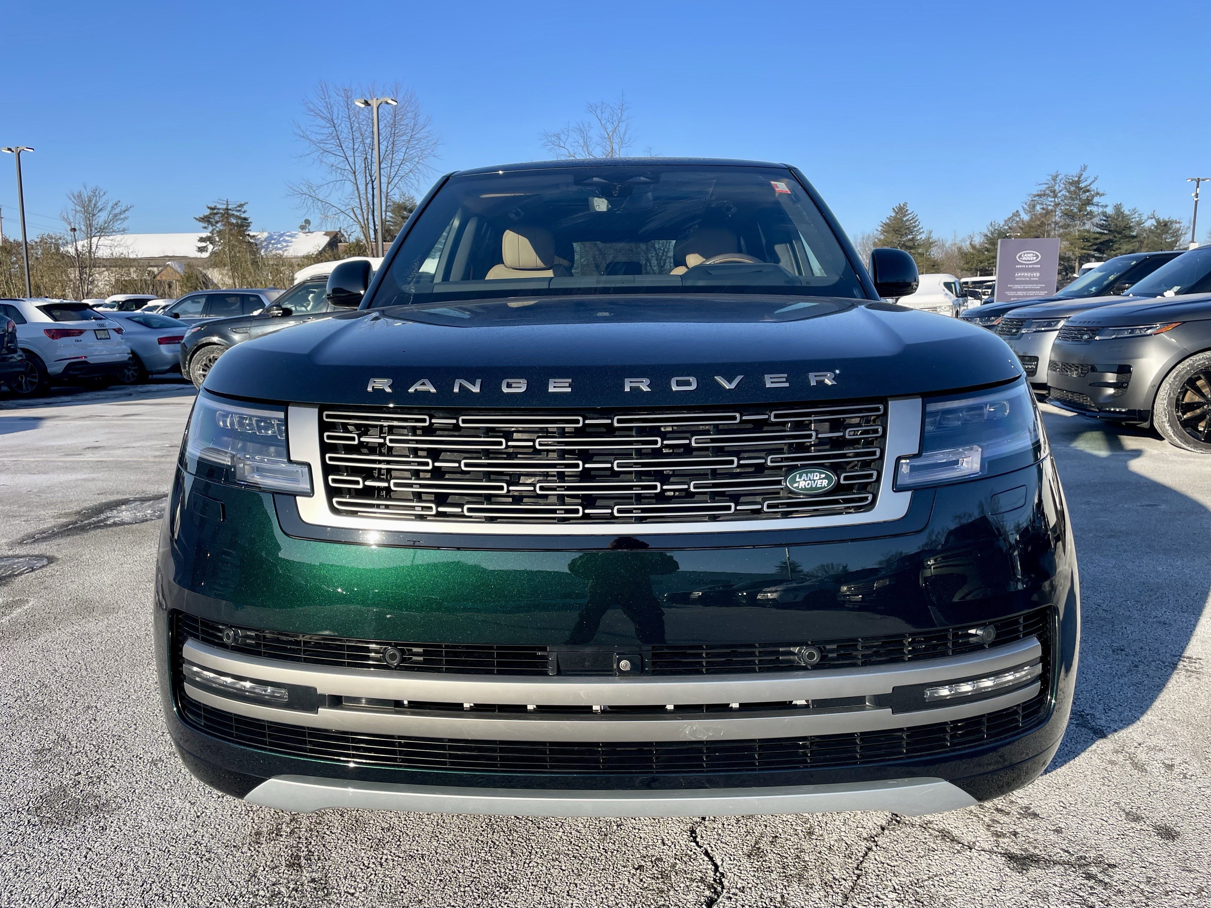 Used 2024 Land Rover Range Rover SE image 2