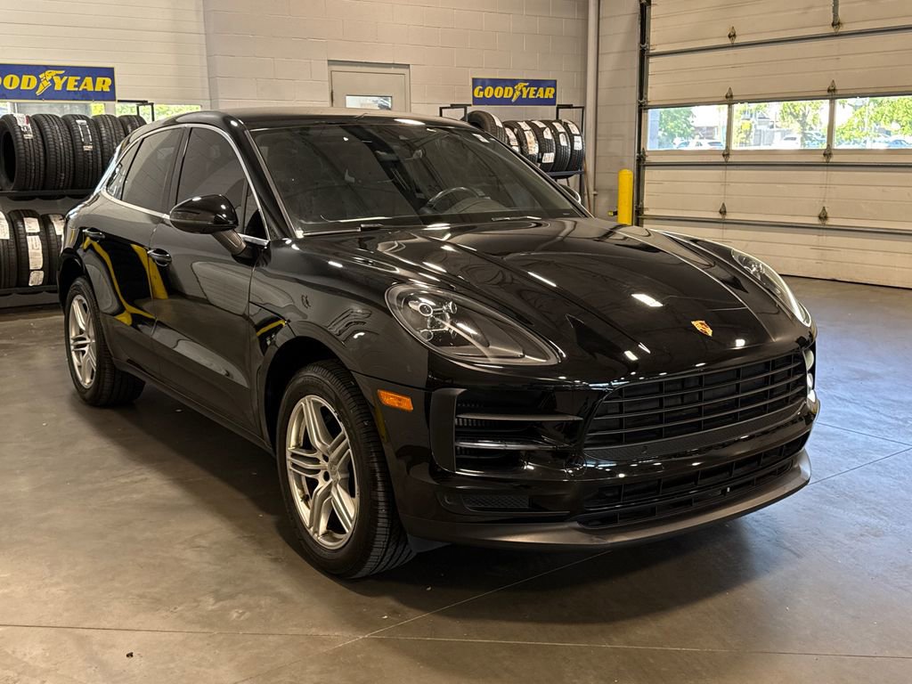Used 2021 Porsche Macan S AWD/4WD image 3